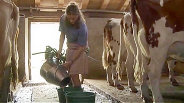 Fazendeiro tarado adora estuprar a esposa todo dia - porno cnc