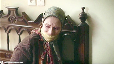 Esposa iraniana safada amarrada e amordaçada - pornô CNC