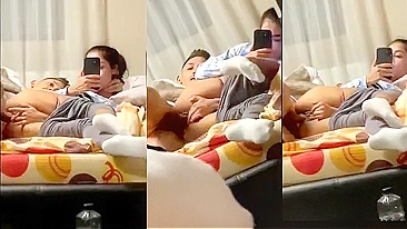 Vídeo de incesto - Irmã grava foda com o irmão na frente do espelho