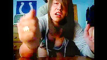 Mamãe curvilínea implora por porra do filho pauzudo - Sedução da Rainha das Putas Incestuosas!