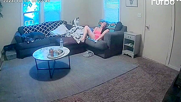 Nerdinha Safada Pega no Flagra se Dedando - Loucura de Masturbação Imperdível