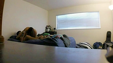 Esposa Adúltera Suja Arrombada por Pauzão, Câmera Escondida do Marido Corno Captura Traição