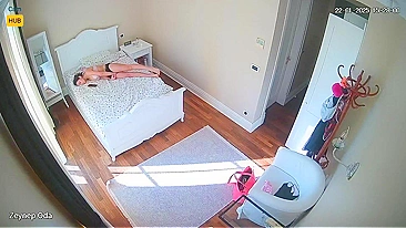 Novinha turca sexy pega na câmera se masturbando e se provando