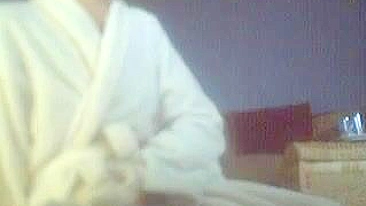 Câmera Pega Universitária se Fodendo Forte, Buceta Molhada Pulsando em Orgasmos Tremendos